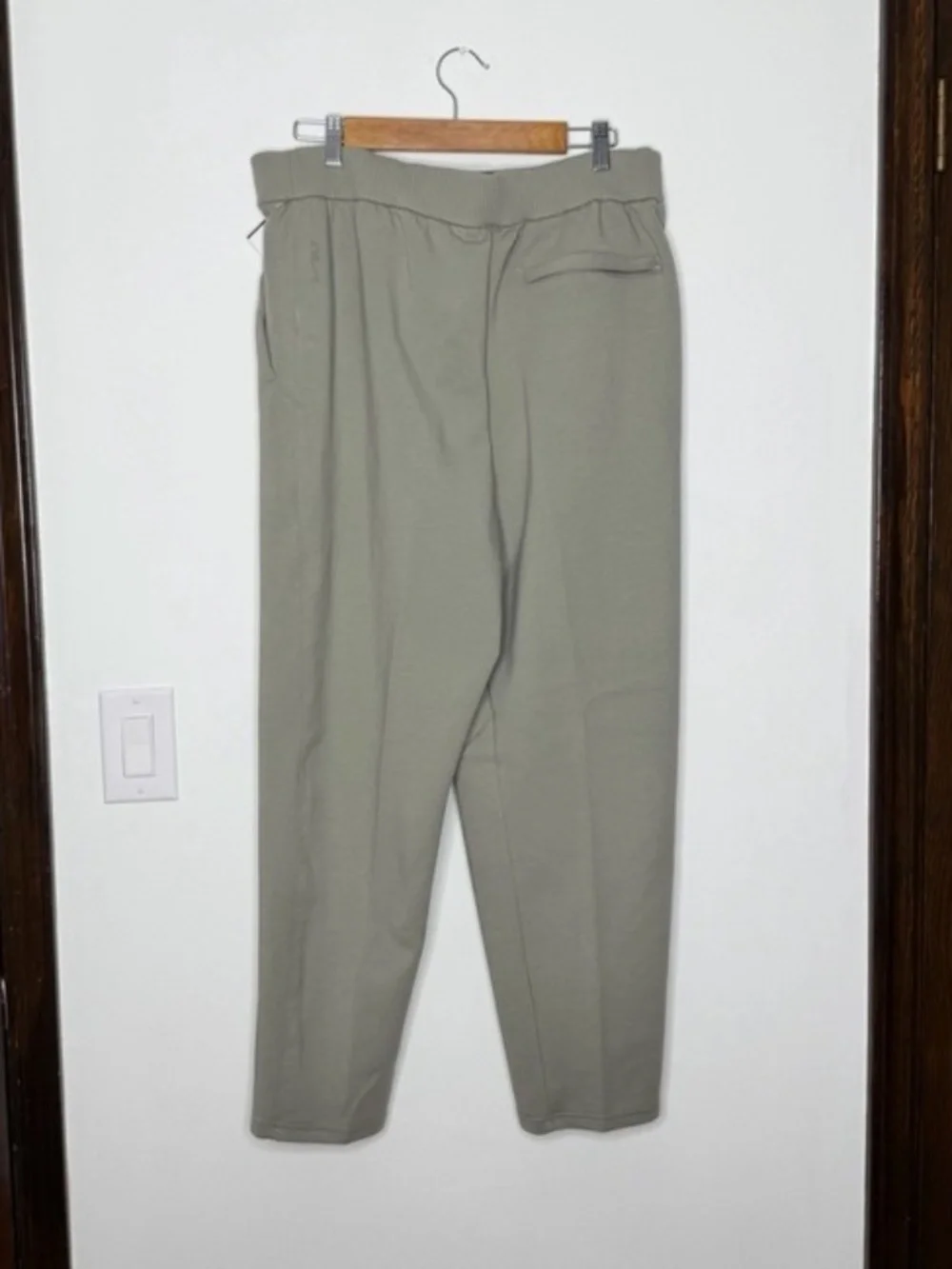 Nike 24.7 ImpossiblySoft Dri-FIT Pants Light Green HQ6970-320 Mens Large NEW